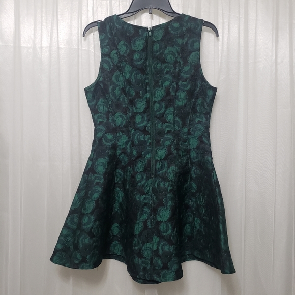 Honey Punch Sz M NWT Festivity Skater Dress - Picture 3 of 14